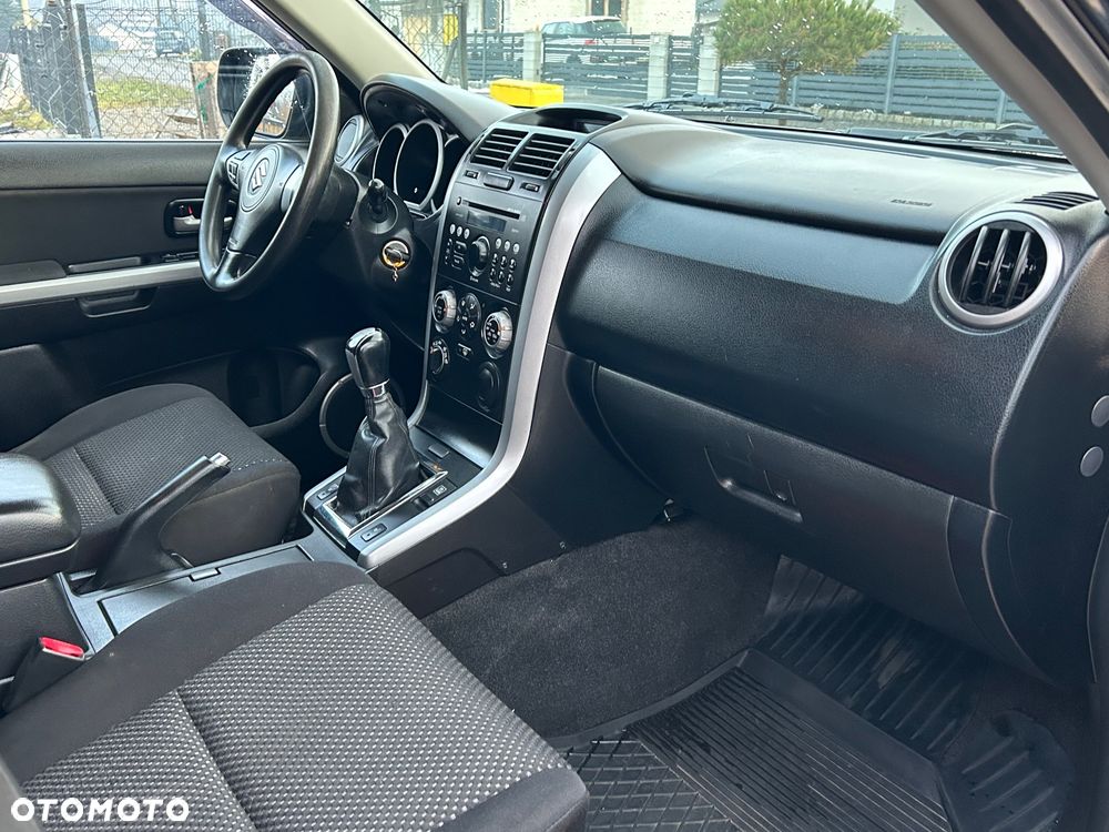 Suzuki Grand Vitara 2.0 Comfort - 9