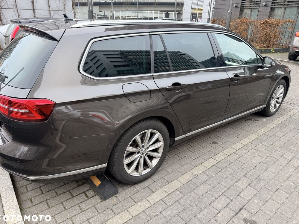 Volkswagen Passat 1.6 TDI SCR DSG Business - 24