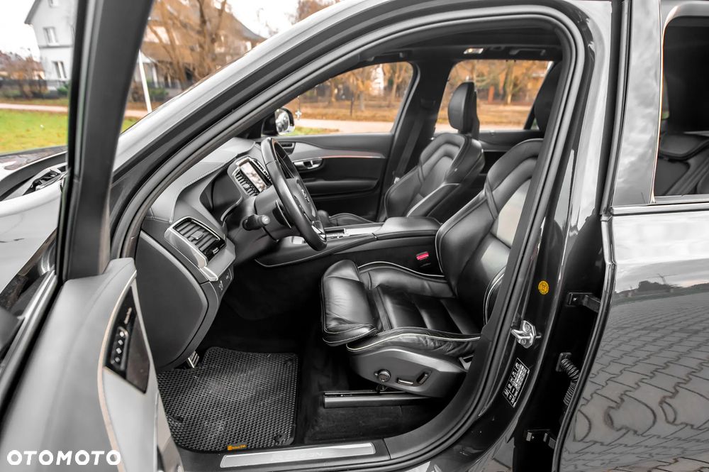 Volvo XC 90 D5 SCR AWD R-Design - 11