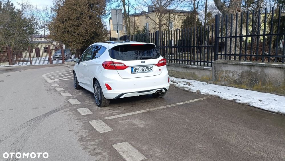 Ford Fiesta - 5