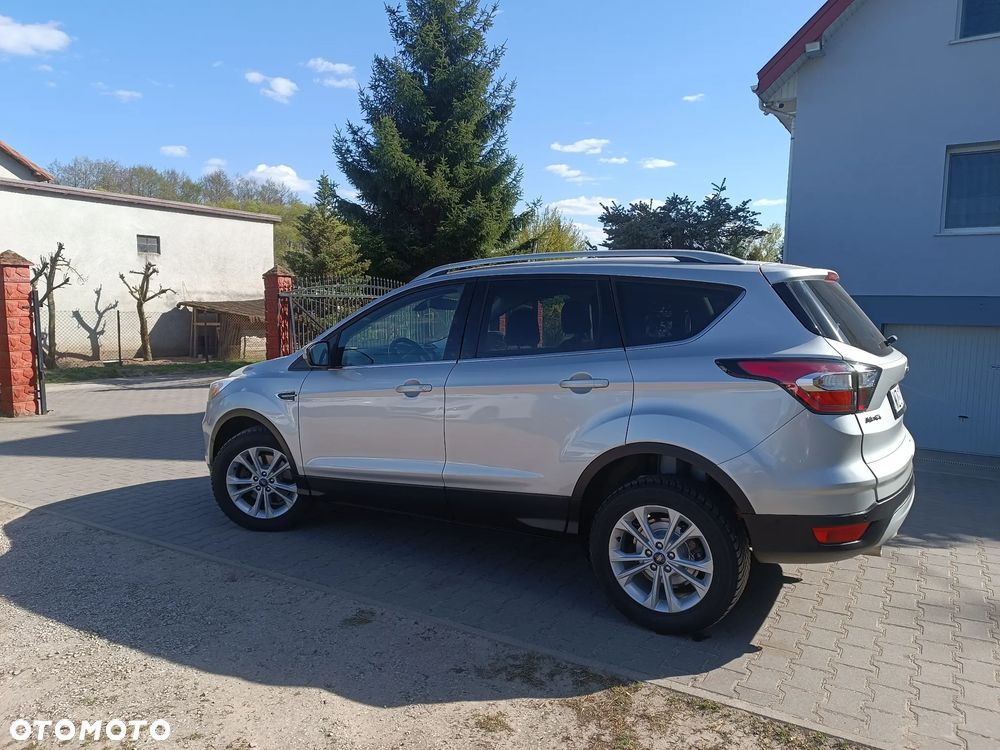 Ford Kuga 2.0 TDCi 4x2 Titanium - 24