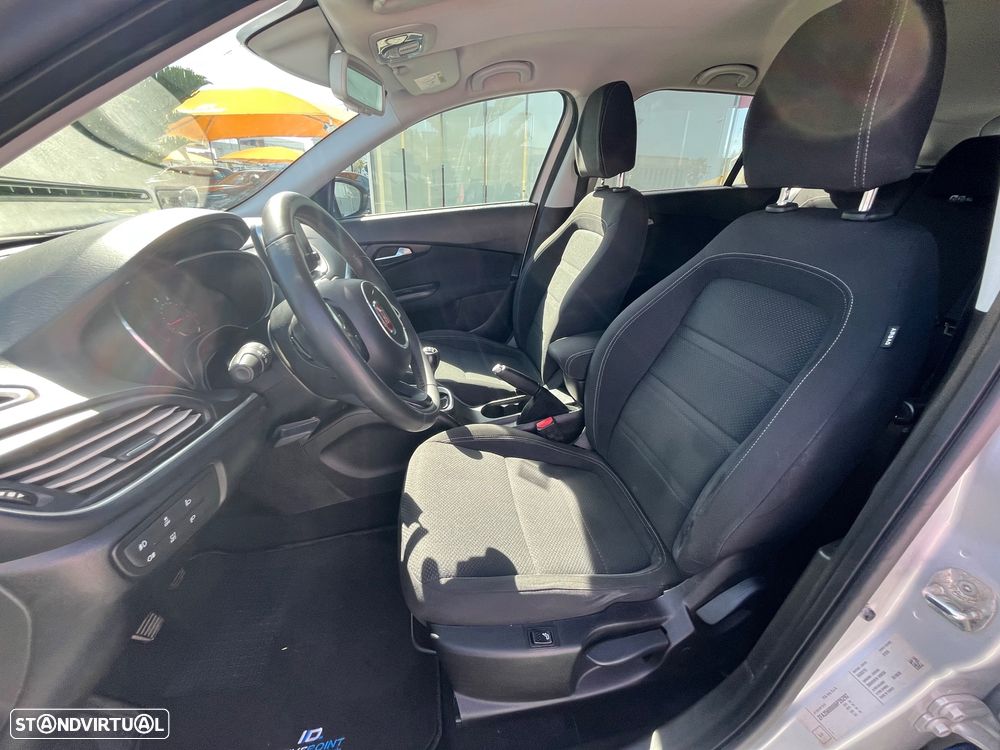 Fiat Tipo Station Wagon 1.3 M-Jet Lounge - 26