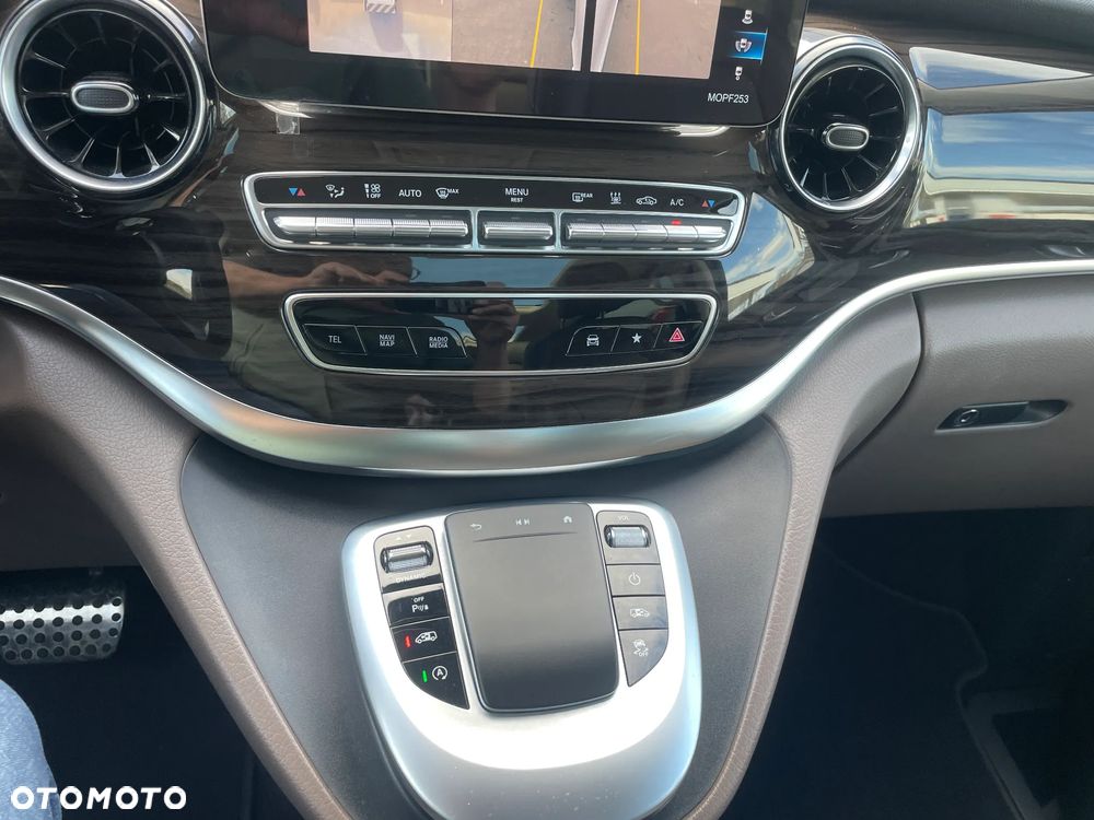 Mercedes-Benz Klasa V 300 d Exclusive 9G-Tronic (d³ugi) - 31