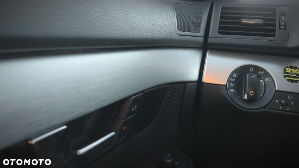Volkswagen Touran - 10