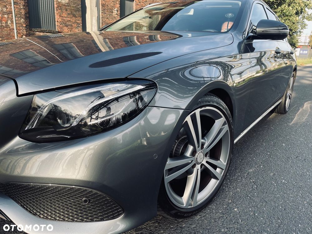 Mercedes-Benz Klasa E 220 d Business Edition 9G-TRONIC - 36