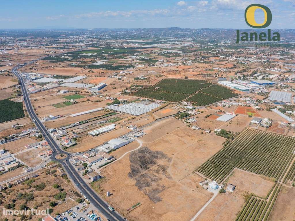Fantástico lote junto estrada nacional 125 para habitação e comércio - Grande imagem: 4/11