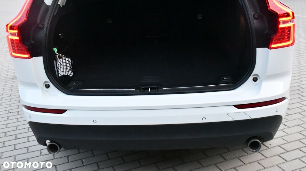 Volvo XC 60 T4 Momentum Pro - 26