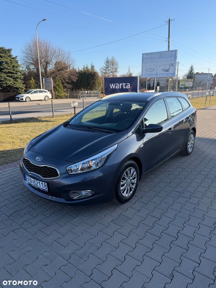 Kia Ceed 1.6 GDI ISG Dream Team Edition - 1
