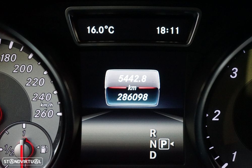 Mercedes-Benz CLA 220 - 21