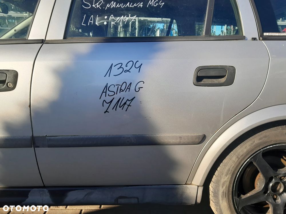OPEL ASTRA G DRZWI LEWE TYLNE LEWY TYŁ KOMBI KOLOR: Z147