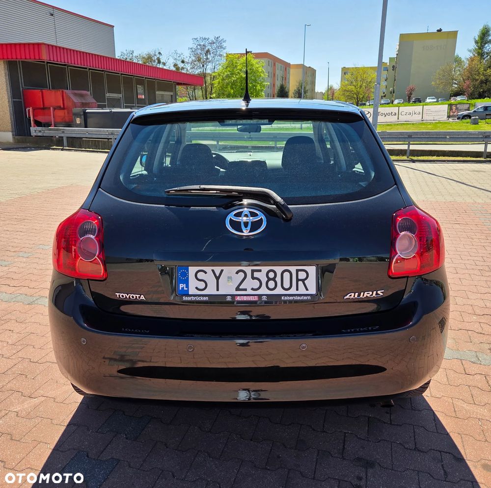 Toyota Auris 1.33 VVT-i Premium + - 29