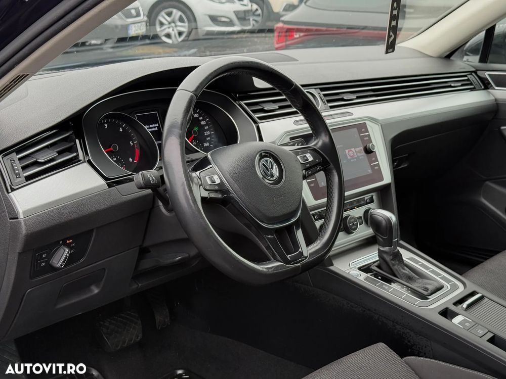 Volkswagen Passat 2.0 TDI DSG Comfortline - 18
