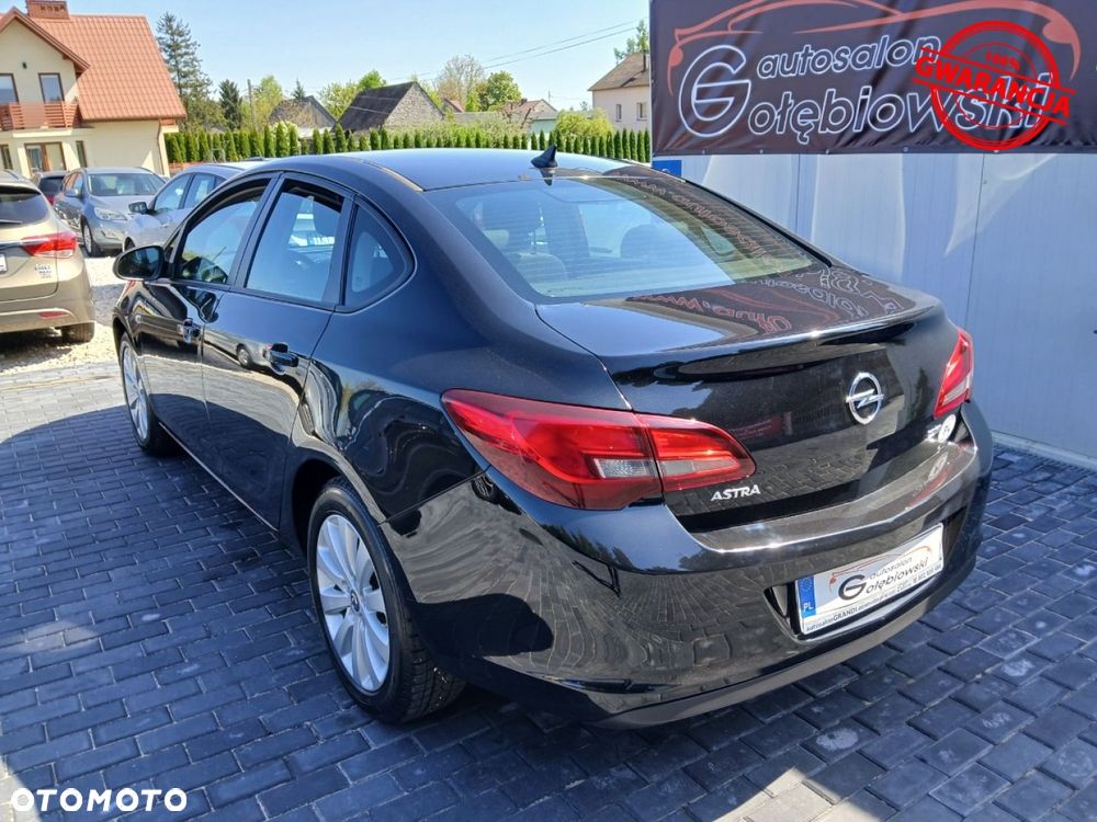 Opel Astra - 11