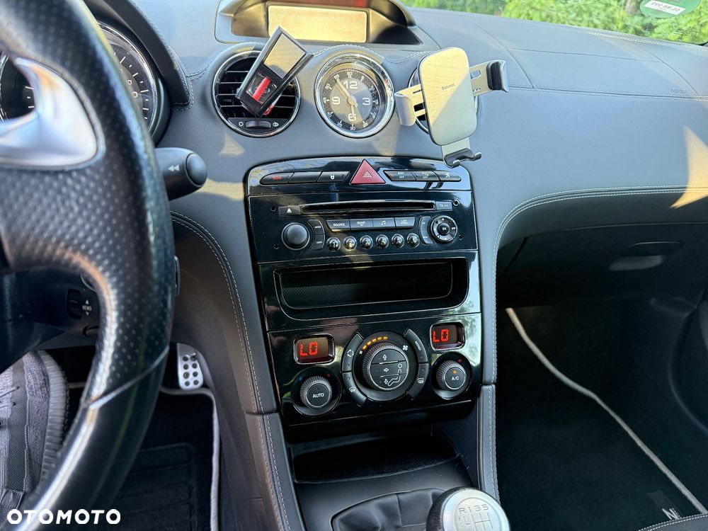 Peugeot RCZ - 8