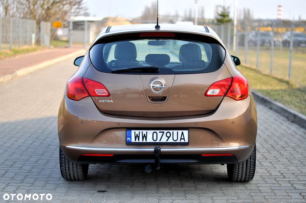 Opel Astra 2014 photo 4