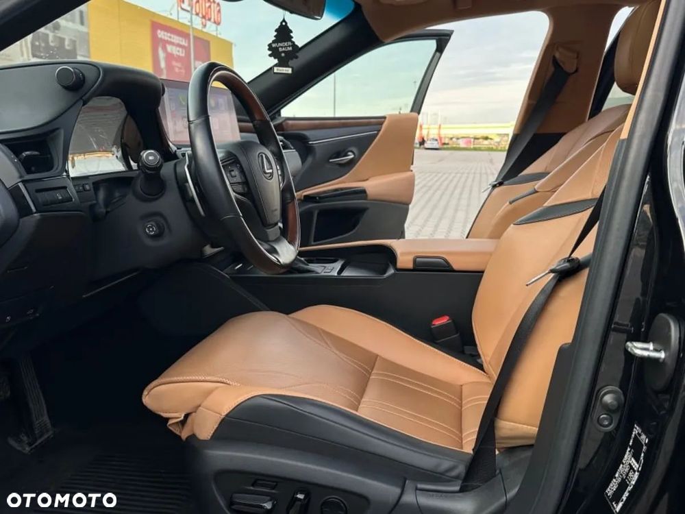 Lexus ES - 7