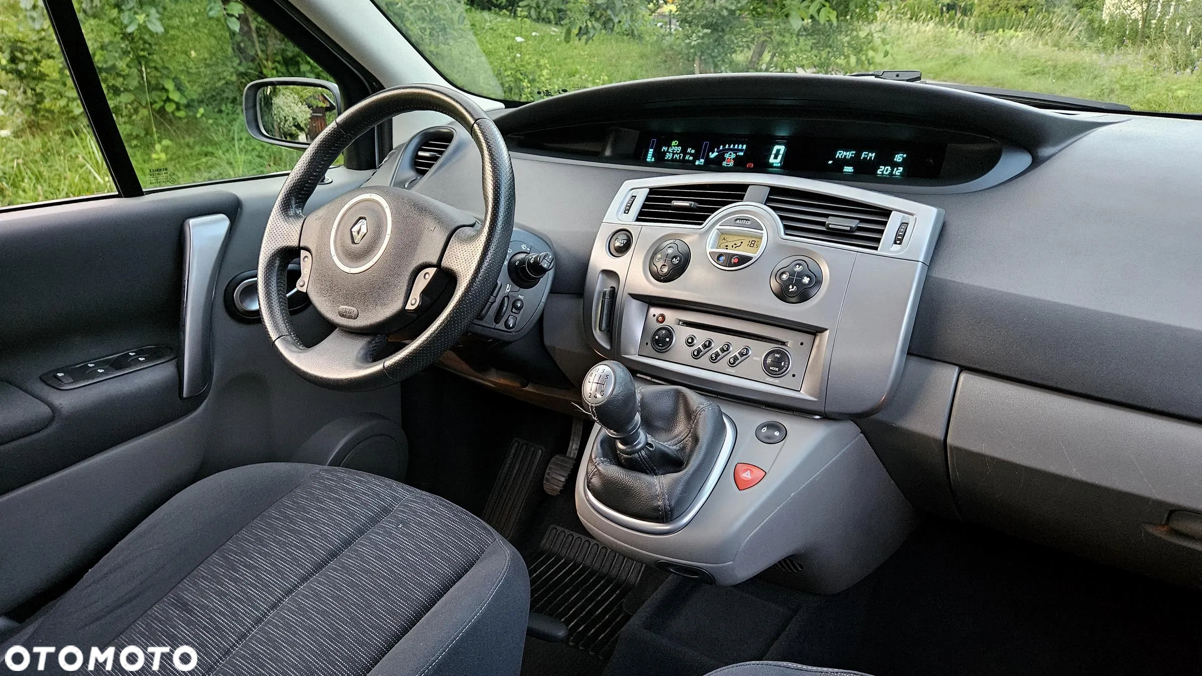 Renault Scenic 1.6 16V Privilege - 29