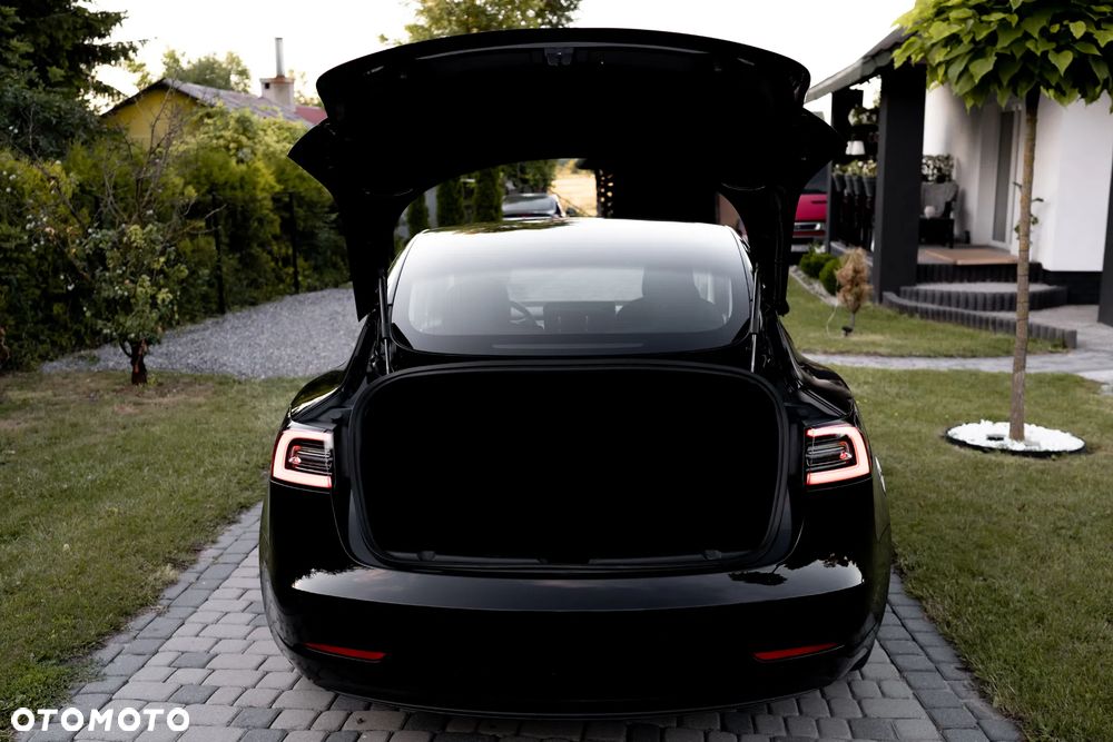 Tesla Model 3 - 19