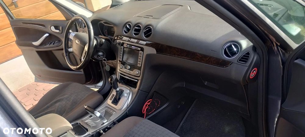 Ford Galaxy 2.3 Ghia - 23