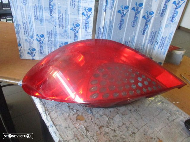 Farol Tras 964998668003 PEUGEOT 207 2007 1.6HDI 90CV ESQ Visteon PEUGEOT 207 2007 1.4HDI 70CV 3P PRETO ESQ Visteon - 3