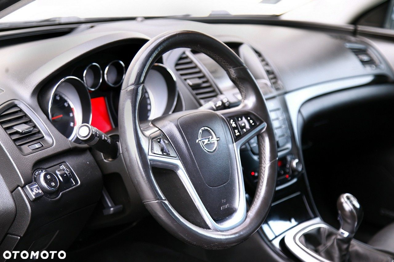 Opel Insignia 2.0 Turbo 4x4 Design Edition - 14
