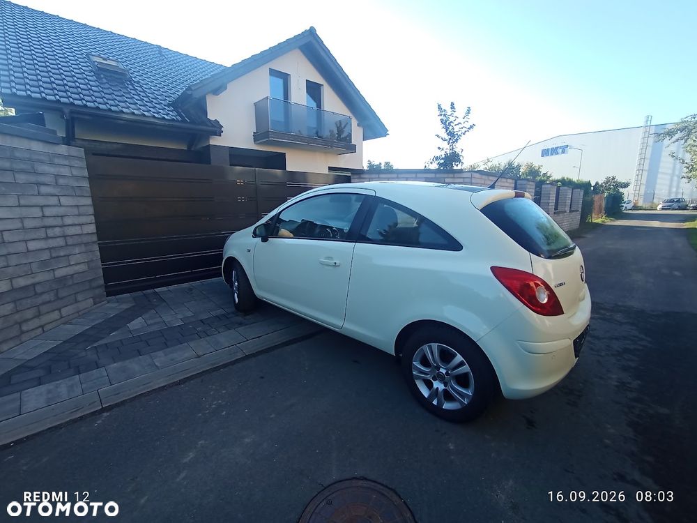 Opel Corsa 1.4 16V Innovation - 8