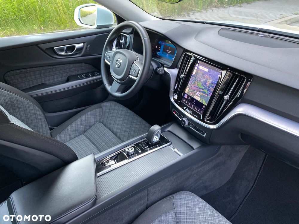 Volvo V60 B4 D Momentum Core - 8