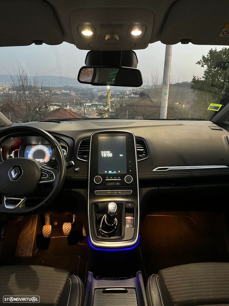 Renault Grand Scénic - 9