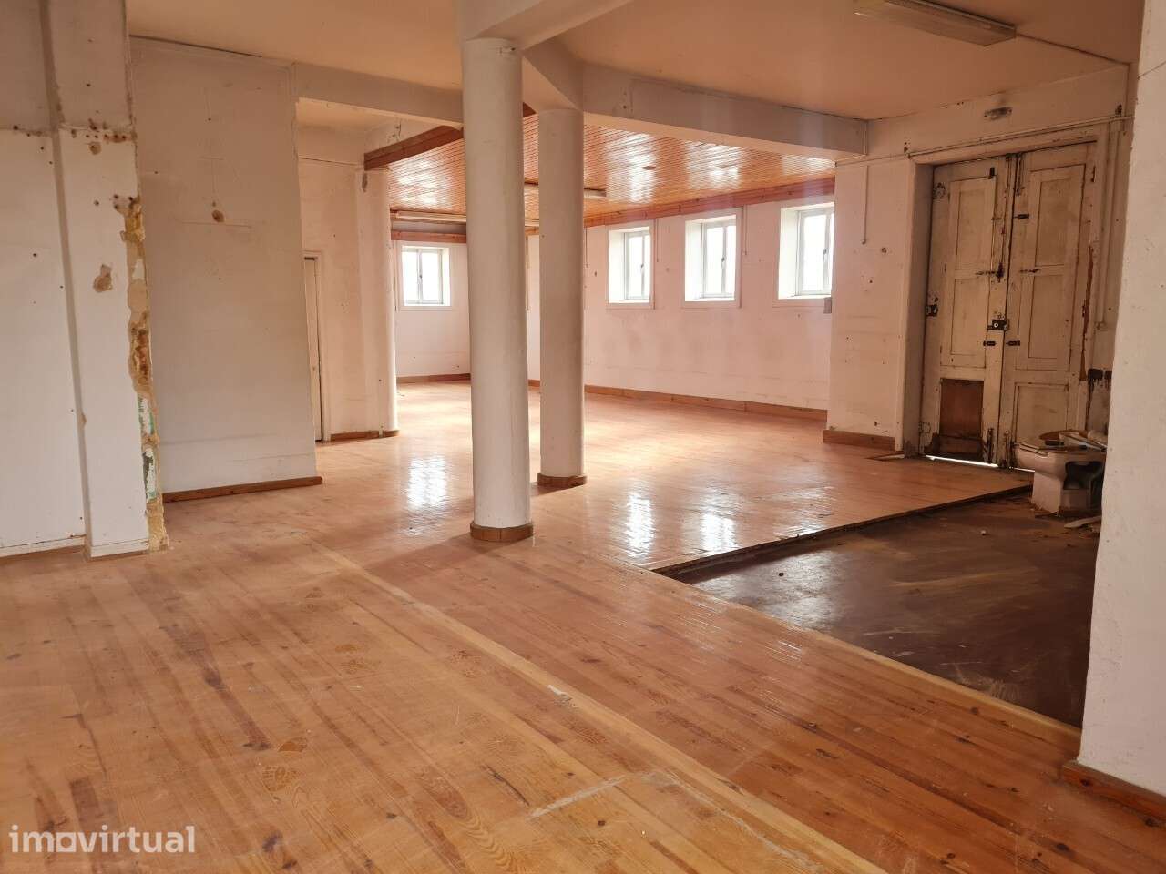 Arrenda-se loja comercial | 100 m² | são joão da madeira - Grande imagem: 3/6