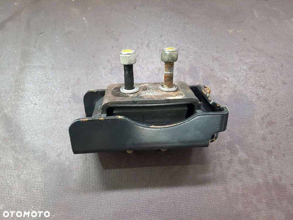 IVECO DAILY 06-12 PODUSZKA SILNIKA NR 504046292 - 1