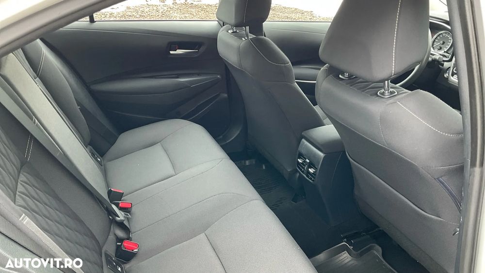 Toyota Corolla 1.8 HSD Business - 21