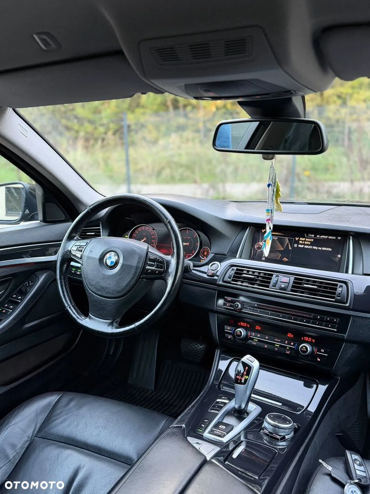 BMW Seria 5 520d Luxury Line - 9