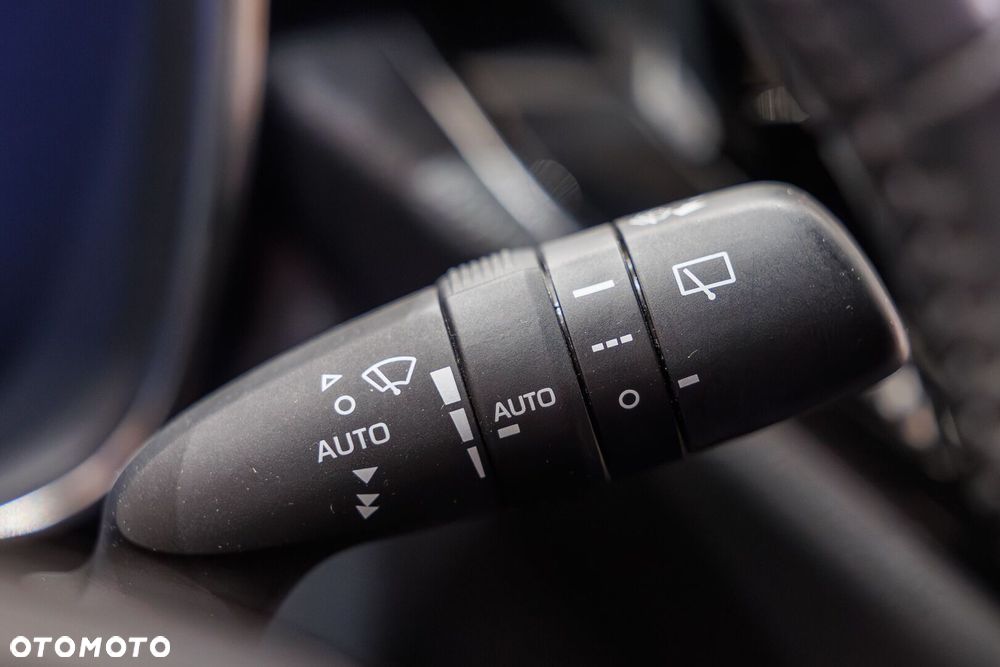Toyota Corolla 1.8 Hybrid Comfort - 35