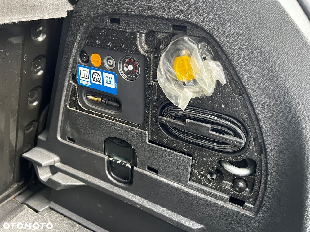 Opel Corsa 1.4 Enjoy S&S - 28