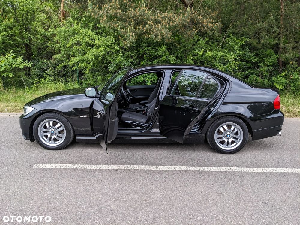 BMW Seria 3 318i Edition Exclusive - 27