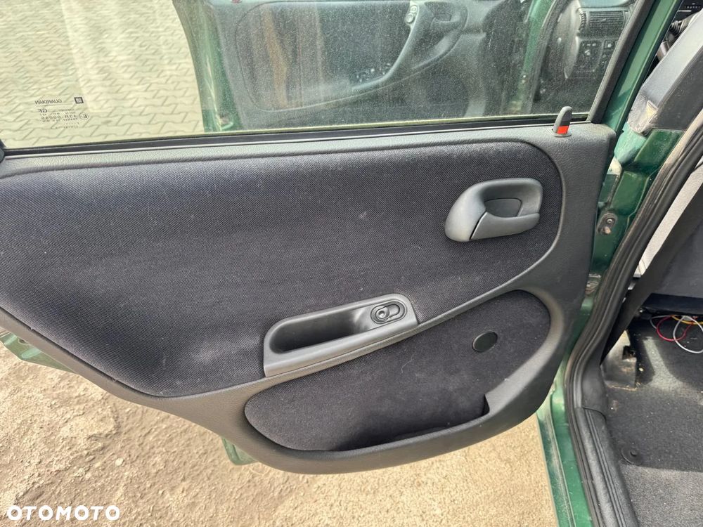 Opel Astra 1997 poj. 1.6 benzyna 75 KM - NA CZĘŚCI - 17