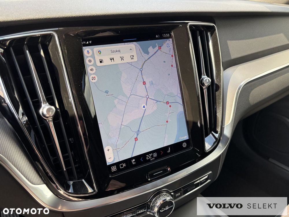 Volvo V60 Cross Country - 17