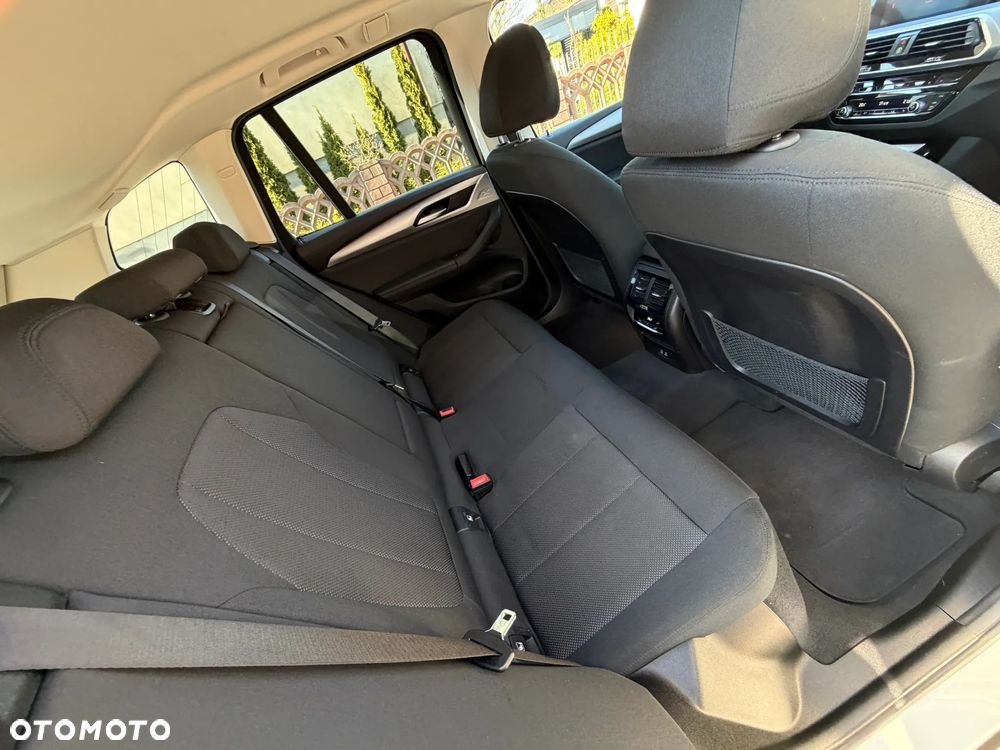 BMW X3 xDrive20d MHEV Advantage - 31