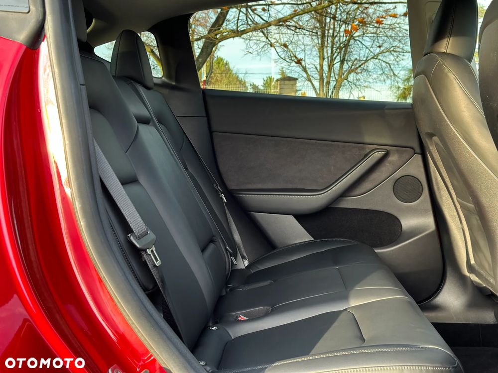 Tesla Y Long Range AWD - 10