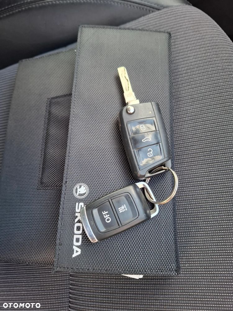 Skoda Octavia 1.6 TDI Premium Edition - 9