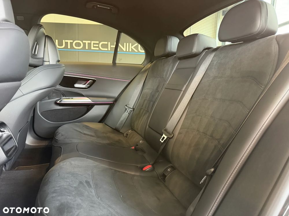 Mercedes-Benz Klasa E 200 9G-TRONIC AMG Line NIGHT Edition - 13