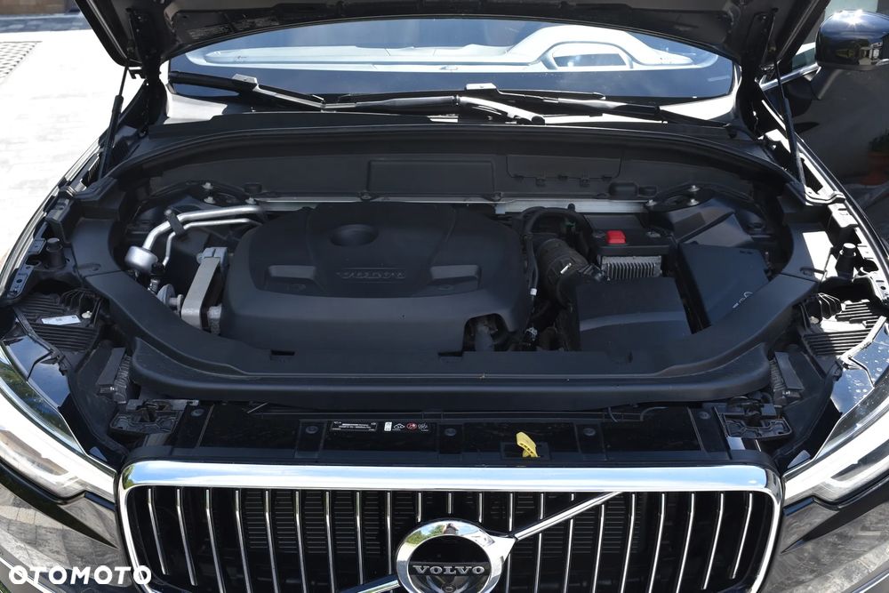 Volvo XC 40 T5 AWD Geartronic Momentum Pro - 32