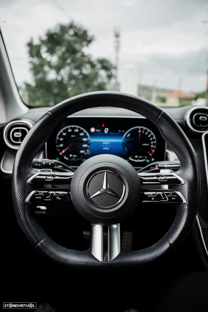 Mercedes-Benz GLC 300 e 4Matic 9G-TRONIC AMG Line Advanced - 32