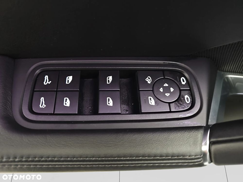 Porsche Cayenne Turbo - 10