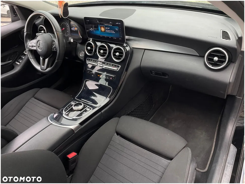 Mercedes-Benz Klasa C 180 9G-TRONIC - 17