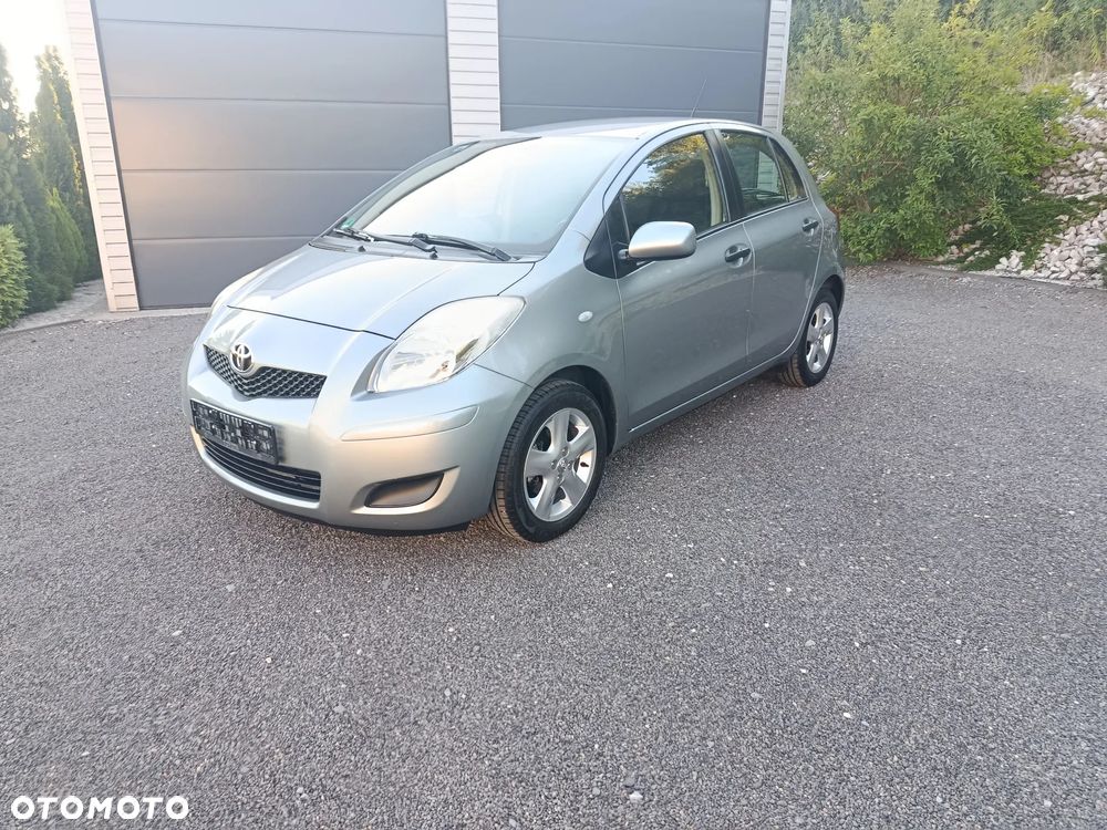 Toyota Yaris - 1