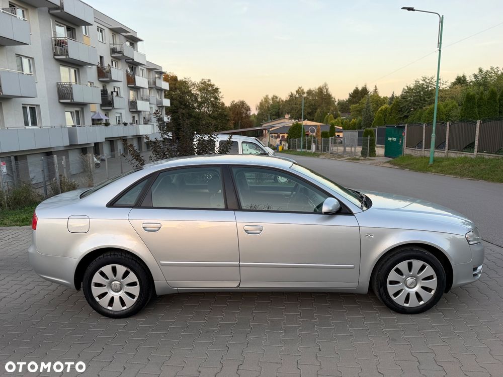 Audi A4 Limousine - 13