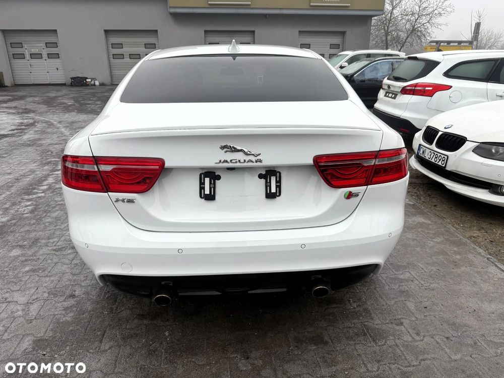 Jaguar XE S - 2