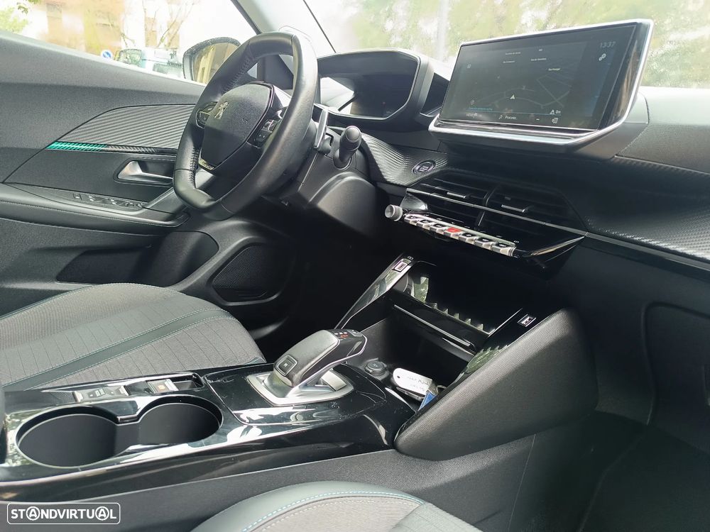 Peugeot 2008 PureTech 130 EAT8 Allure - 24