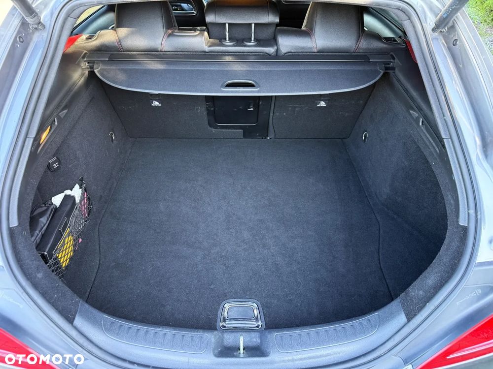 Mercedes-Benz CLA 250 7G-DCT AMG Line - 14